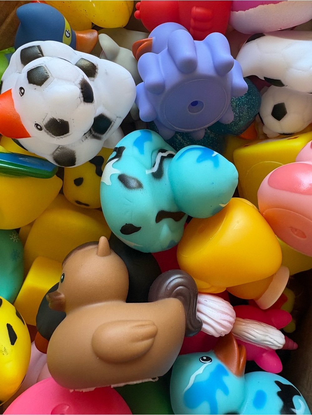Assorted jeep ducks Squeaky Toy ducks Mixed Color